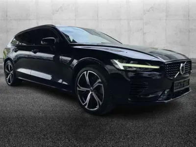 Usata Volvo V60 455 CV (334 kW) 2023 Nero Station wagon