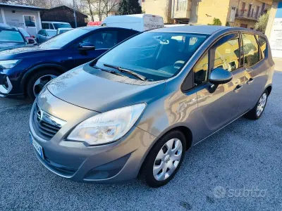 Usata Opel Meriva 101 CV (74 kW) 2011 Marrone Monovolume