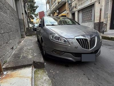 Usata Lancia Delta 120 CV (88 kW) 2013 Grigio Utilitaria