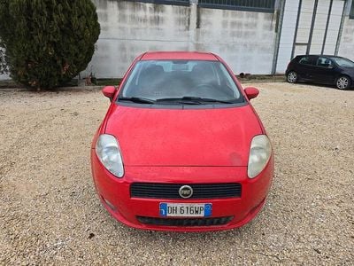 Usata Fiat Grande Punto Emotion 120 CV (88 kW) 2007 Rosso Utilitaria