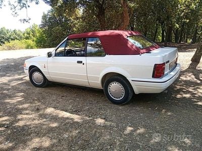 Usata Ford Escort Cabriolet Ghia 75 CV (55 kW) 1988 Bianco Cabrio