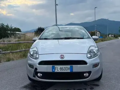 Usata Fiat Grande Punto 69 CV (50 kW) 2017 Grigio Utilitaria