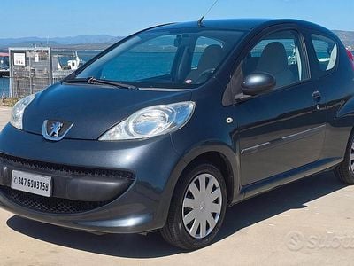 Usata Peugeot 107 68 CV (50 kW) 2009 Grigio Utilitaria