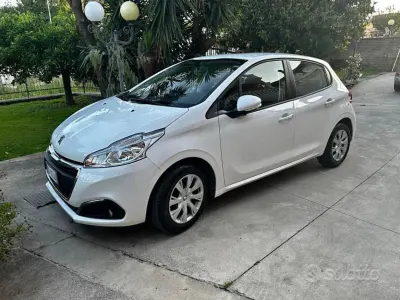 Usata Peugeot 208 75 CV (55 kW) 2020 Utilitaria