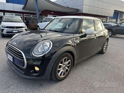 Usata Mini Cooper D Hype 116 CV (85 kW) 2016 Nero Utilitaria