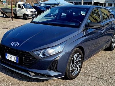 Usata Hyundai i20 84 CV (61 kW) 2024 Blue metallizzato Utilitaria