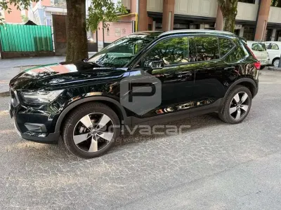 Usata Volvo XC40 Momentum 163 CV (119 kW) 2021 Nero SUV
