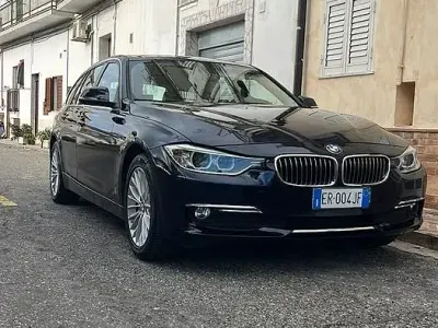 Usata BMW 320 Luxury Line 184 CV (135 kW) 2013 Nero Station wagon