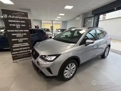 Usado Seat Arona Style 95 CV (69 kW) 2022 Gris SUV