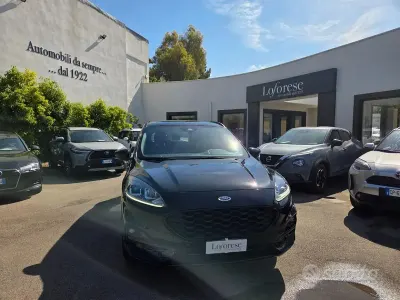 Usata Ford Kuga ST-Line 120 CV (88 kW) 2024 Nero metallizzato SUV