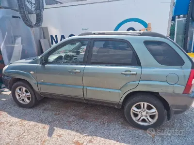 Usata Kia Sportage 112 CV (82 kW) 2009 Verde SUV