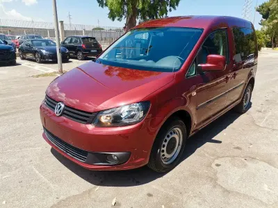 Usata VW Caddy Comfortline 108 CV (79 kW) 2011 Marrone Monovolume