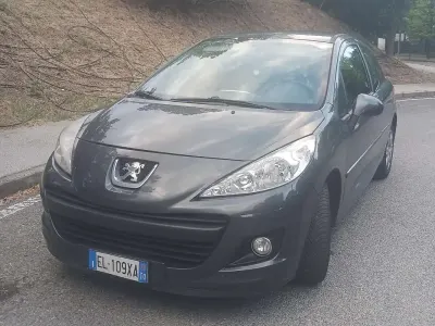 Usata Peugeot 207 Access 73 CV (53 kW) 2012 Berlina