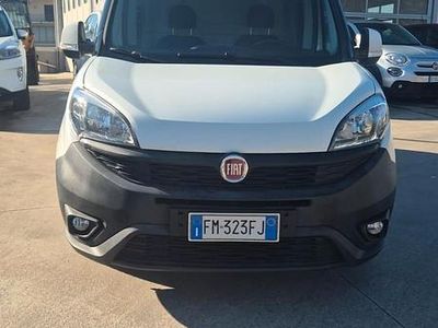 Usata Fiat Doblò 95 CV (69 kW) 2017 Bianco Monovolume