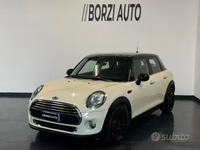 Usata Mini ONE 102 CV (75 kW) 2016 Beige Utilitaria