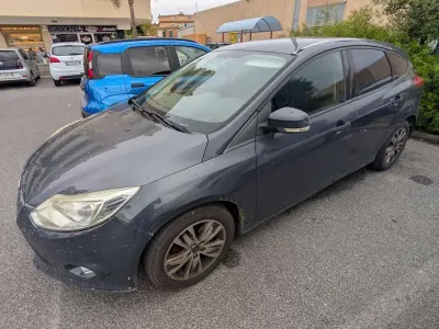 Begagnad Ford Focus 116 HK (85 kW) 2013 Grå Sedan