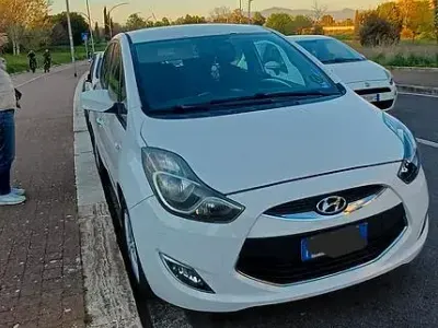 Usata Hyundai ix20 77 CV (56 kW) 2012 Bianco Utilitaria