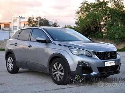 Usata Peugeot 3008 Business-Line 120 CV (88 kW) 2017 Grigio SUV