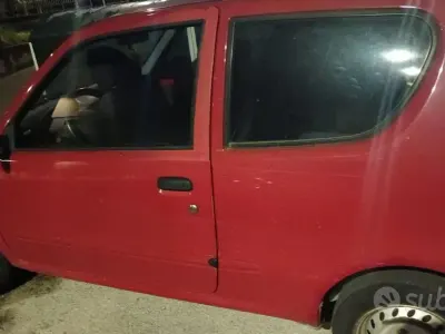 Käytetty Fiat 600 2000 Punainen Viistoperä