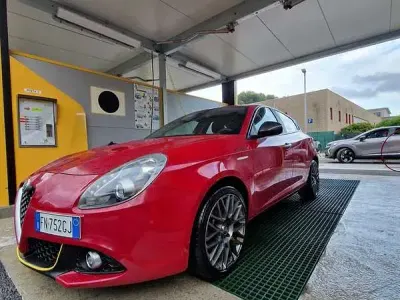 Usata Alfa Romeo Giulietta 120 CV (88 kW) 2018 Rosso Utilitaria