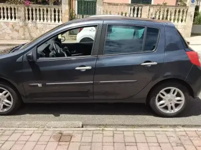 Usata Renault Clio II 75 CV (55 kW) 2007 Berlina