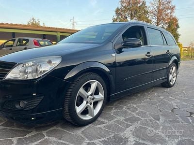 Usata Opel Astra Enjoy 116 CV (85 kW) 2009 Nero Station wagon