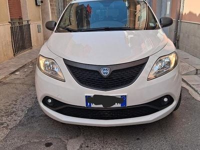 Usata Lancia Ypsilon 69 CV (50 kW) 2017 Utilitaria