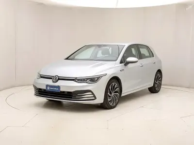 Usata VW Golf VIII Style 150 CV (110 kW) 2023 Argento Berlina