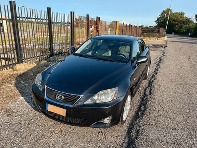 usata Lexus IS220d IS 220d 2.2 16V Luxury