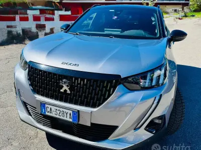 Usata Peugeot 2008 GT-line 131 CV (96 kW) 2020 Grigio SUV