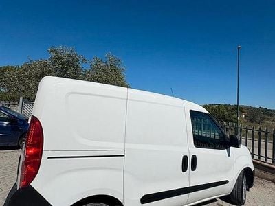 Usata Fiat Doblò Lounge 120 CV (88 kW) 2020 Bianco Monovolume