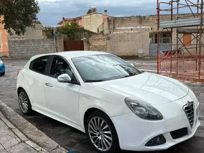 Usata Alfa Romeo Giulietta 140 CV (102 kW) 2011 Bianco Utilitaria