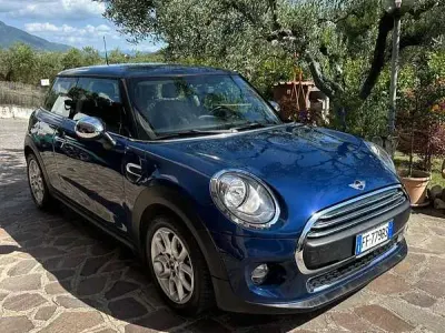 Usata Mini One D 95 CV (69 kW) 2016 Blu/azzurro Utilitaria