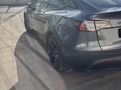 Usata Tesla Model Y 378 kW (514 CV) 2023 Grigio SUV