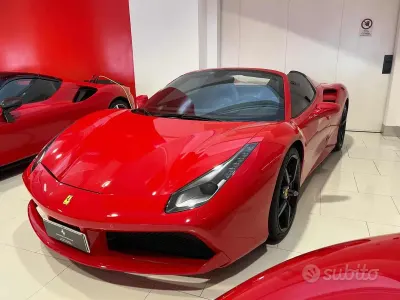 Usata Ferrari 488 669 CV (492 kW) 2018 Rosso Cabrio