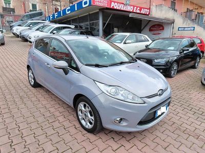 Usata Ford Fiesta Titanium 92 CV (67 kW) 2012 Grigio Utilitaria