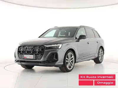 Usata Audi Q7 S-Line 286 CV (210 kW) 2024 Grigio SUV