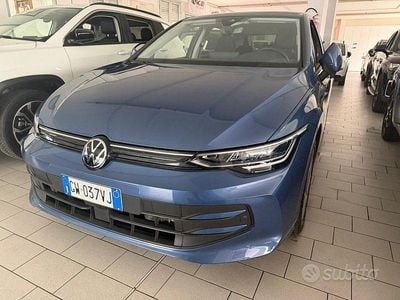 Begagnad VW Golf VIII Edition 116 HK (85 kW) 2024 Blå Sedan