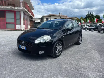 Usata Fiat Grande Punto Emotion 90 CV (66 kW) 2006 Nero Utilitaria