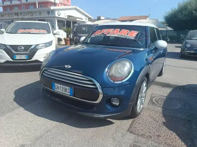 Usata Mini Cooper D 116 CV (85 kW) 2015 Blu Utilitaria