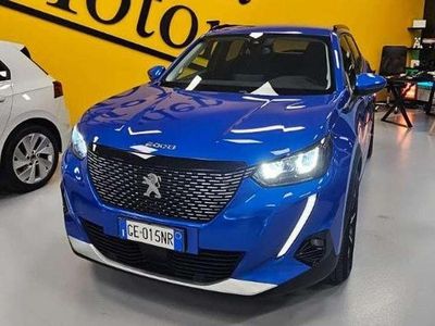 Usata Peugeot 2008 Allure 102 CV (75 kW) 2021 Blu/azzurro SUV
