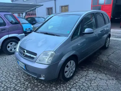 Usata Opel Meriva Cosmo 101 CV (74 kW) 2003 Grigio Monovolume