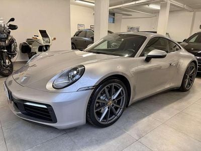 Usata Porsche 992 385 CV (283 kW) 2020 Argento classic Coupé