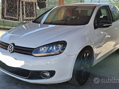 Begagnad VW Golf VI Business 105 HK (77 kW) 2011 Vit Halvkombi