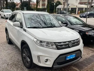 Usata Suzuki Vitara Cool 120 CV (88 kW) 2016 Bianco SUV