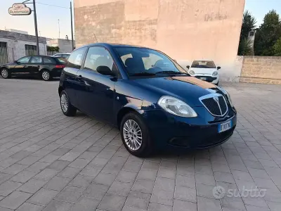 Usata Lancia Ypsilon 60 CV (44 kW) 2009 Bluazzurro Utilitaria