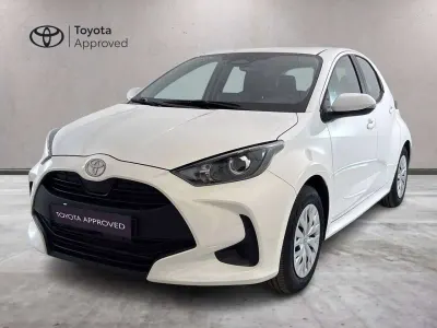 Usata Toyota Yaris Hybrid 92 CV (67 kW) 2025 Bianco Berlina