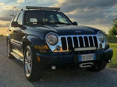 Usata Jeep Cherokee Sport 150 CV (110 kW) 2013 Blu/azzurro SUV