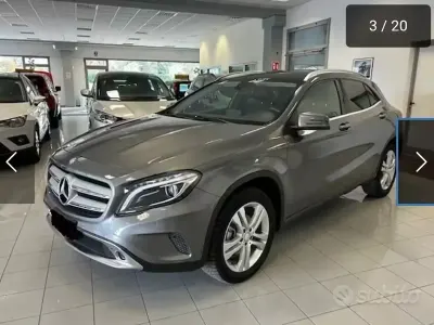 Usata Mercedes GLA200 Premium 136 CV (100 kW) 2016 Grigio SUV