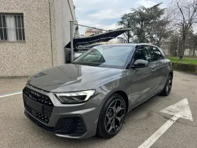 Nuova Audi A1 Comfort 116 CV (85 kW) 2026 Grigio metallizzato SUV